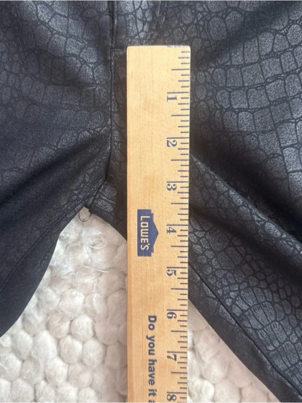 Versona Ankle Pants Black Size Small Snake Print
